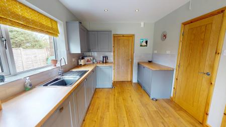 4 bedroom Semi-detached house for sale in Keele Road, Newcastle-under-Lyme, ST5