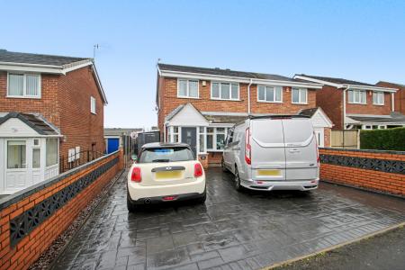 Linnburn Road, Meir Hay, Stoke-on-Trent, ST3