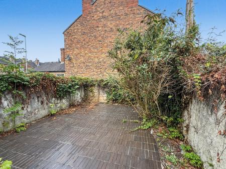 2 bedroom End of terrace house for sale in London Road, West End, Stoke-on-Trent, ST4