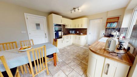 5 bedroom Semi-detached house for sale in Uttoxeter Road, Draycott, Stoke-on-Trent, ST11