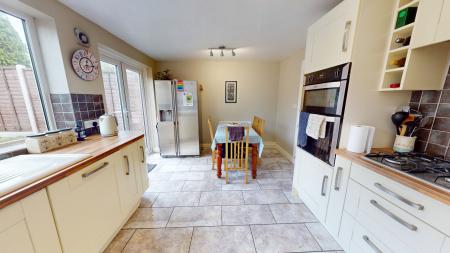 5 bedroom Semi-detached house for sale in Uttoxeter Road, Draycott, Stoke-on-Trent, ST11