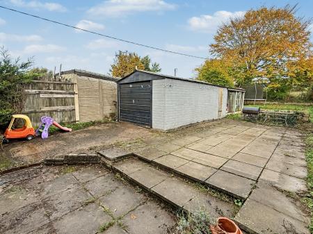 5 bedroom Semi-detached house for sale in Uttoxeter Road, Draycott, Stoke-on-Trent, ST11