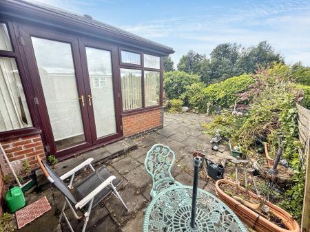 2 bedroom Semi-detached bungalow for sale in Westsprink Crescent, Westonfields, Stoke-on-Trent, ST3