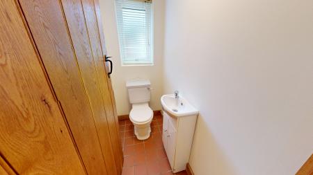 4 bedroom Detached house to let in Dimsdale Hall Drive, Dimsdale, Newcastle-under-Lyme, ST5