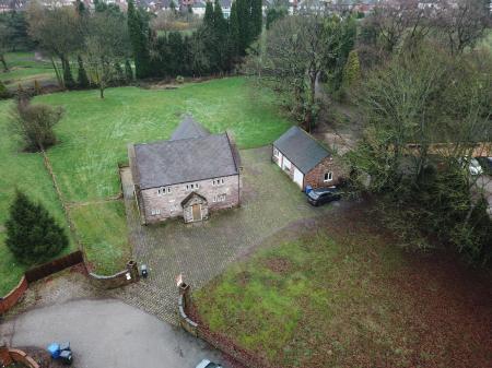 4 bedroom Detached house to let in Dimsdale Hall Drive, Dimsdale, Newcastle-under-Lyme, ST5