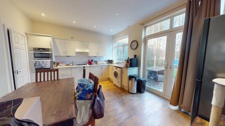 3 bedroom Terraced House for sale in Leek Road, Northwood, Stoke-on-Trent, ST1