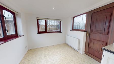 2 bedroom Bungalow to let in Canterbury Drive, Bradeley, Stoke-on-Trent, ST6