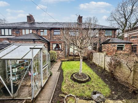 3 bedroom Town house for sale in Avenue Road, Shelton, Stoke-on-Trent, ST4