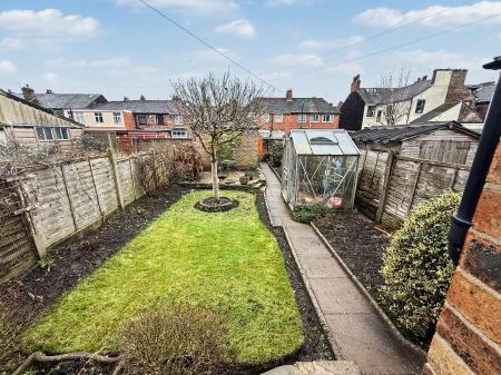 3 bedroom Town house for sale in Avenue Road, Shelton, Stoke-on-Trent, ST4