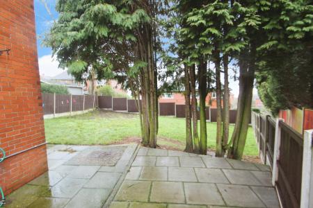 3 bedroom Semi-detached house for sale in Lane Farm Grove, Sneyd Green, Stoke-on-Trent, ST1