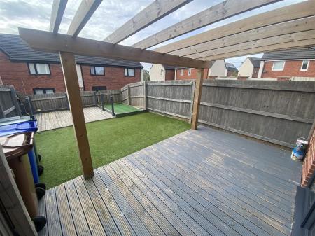 2 bedroom Semi-detached house to let in John Wyatt Close, Bucknall, Stoke-on-Trent, ST2