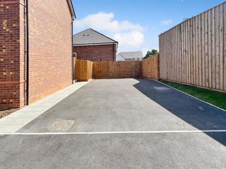 2 bedroom Semi-detached house to let in Henry Dunn Avenue, Hanley, Stoke-on-Trent, ST1