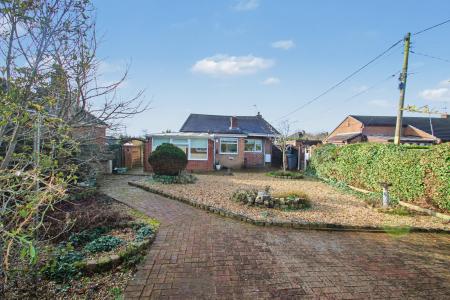 2 bedroom Detached bungalow for sale in The Wood, Meir, Stoke-on-Trent, ST3