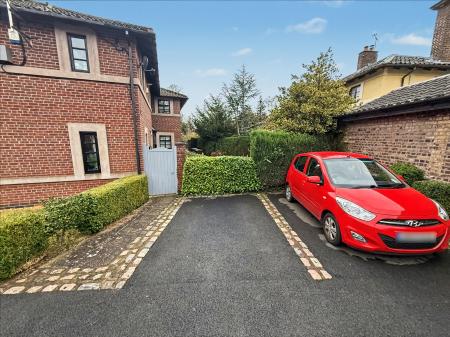 1 bedroom Ground floor flat for sale in Mill Court, Park Drive, Trentham, Stoke-on-Trent, ST4