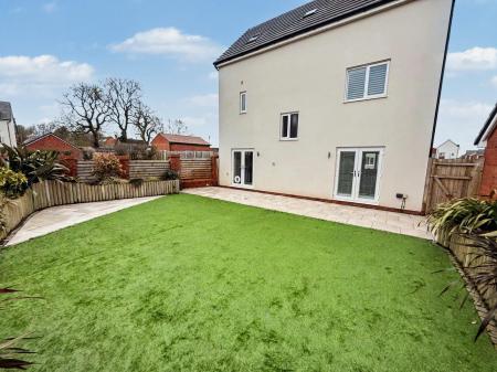 4 bedroom Detached house for sale in Palmer Way, Blythe Bridge, Stoke-on-Trent, ST11