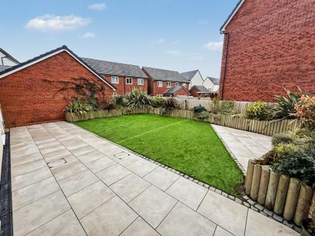 4 bedroom Detached house for sale in Palmer Way, Blythe Bridge, Stoke-on-Trent, ST11