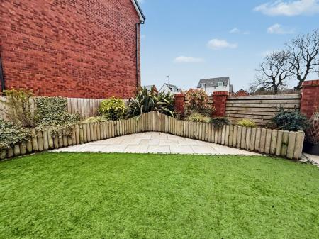 4 bedroom Detached house for sale in Palmer Way, Blythe Bridge, Stoke-on-Trent, ST11