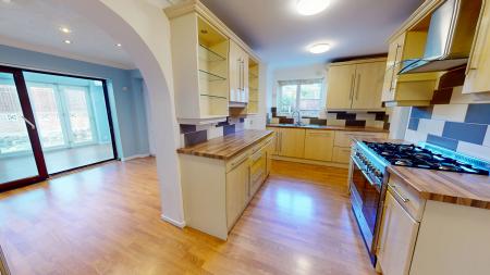 3 bedroom Detached house to let in Widecombe Road, Birches Head, Stoke-on-Trent, ST1