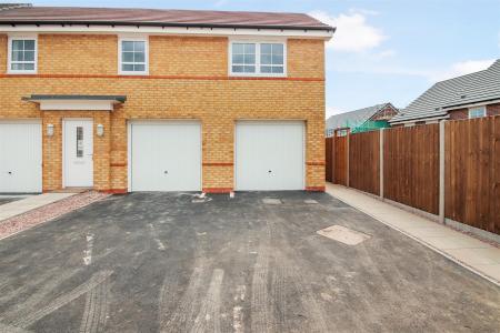 2 bedroom Semi-detached house to let in James Broom Hall Place, Hanley, Stoke-on-Trent, ST1