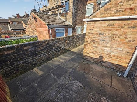 2 bedroom Terraced House to let in Hollings Street, Fenton, Stoke-on-Trent, ST4