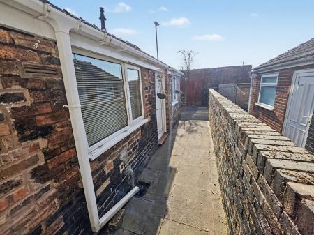 2 bedroom Terraced House to let in Hollings Street, Fenton, Stoke-on-Trent, ST4