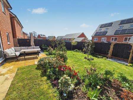 3 bedroom Detached house to let in Levison Street, Blythe Bridge, Stoke-on-Trent, ST11