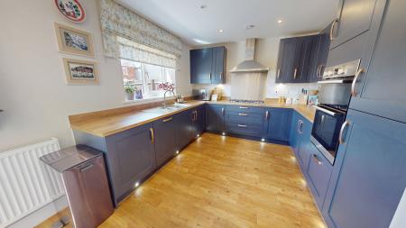3 bedroom Detached house to let in Levison Street, Blythe Bridge, Stoke-on-Trent, ST11
