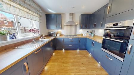3 bedroom Detached house to let in Levison Street, Blythe Bridge, Stoke-on-Trent, ST11