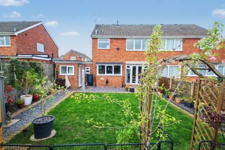 3 bedroom Semi-detached house for sale in Limewood Close, Blythe Bridge, Stoke-on-Trent, ST11