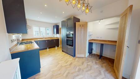 5 bedroom Detached house for sale in Palmer Way, Blythe Bridge, ST11