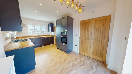 5 bedroom Detached house for sale in Palmer Way, Blythe Bridge, ST11