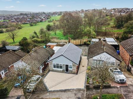 2 bedroom Detached bungalow for sale in Stratheden Road, Bradeley, Stoke-on-Trent