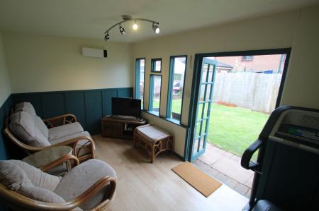 3 bedroom Semi-detached house for sale in Dove Road, Forsbrook, ST11