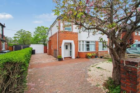 3 bedroom Semi-detached house for sale in Hanbridge Avenue, Bradwell, Newcastle-under-Lyme