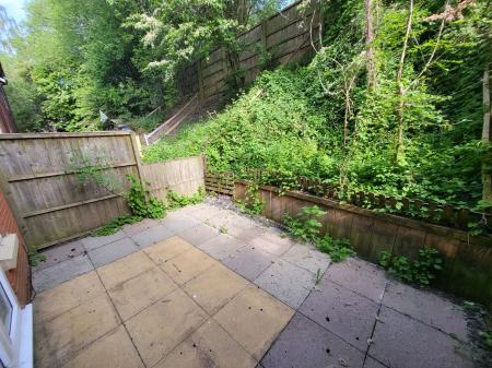 3 bedroom Terraced House to let in Waters Edge Close, Silverdale, Newcastle, ST5