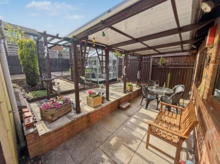 2 bedroom Bungalow for sale in Bexhill Grove, Birches Head
