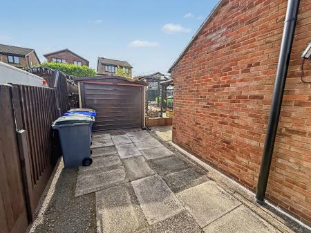 2 bedroom Bungalow for sale in Bexhill Grove, Birches Head