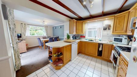 4 bedroom Detached house for sale in Oldacres Road, Trentham