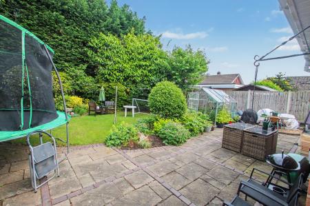 4 bedroom Detached house for sale in Oldacres Road, Trentham