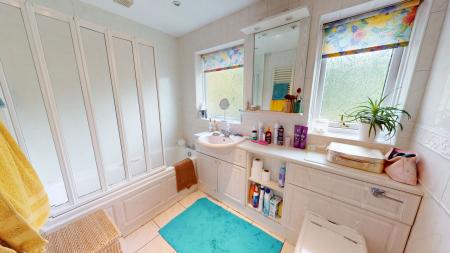4 bedroom Detached house for sale in Oldacres Road, Trentham
