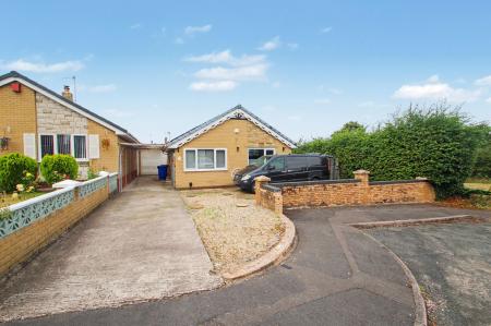 2 bedroom Detached bungalow for sale in Conford Close, Stoke-On-Trent, ST2