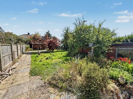 3 bedroom Semi-detached house for sale in Dilhorne Road, Forsbrook, ST11