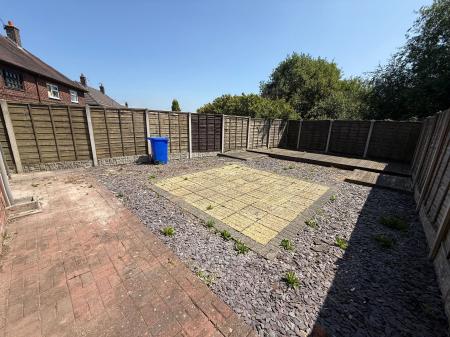 3 bedroom Semi-detached house to let in Winslow Green, Stoke-On-Trent, ST2