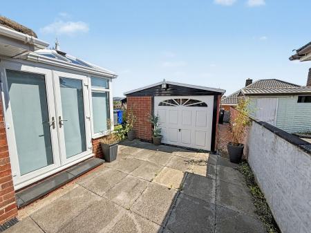 2 bedroom Detached bungalow for sale in Courtway Drive, Stoke-On-Trent, ST1