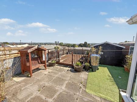 2 bedroom Detached bungalow for sale in Courtway Drive, Stoke-On-Trent, ST1