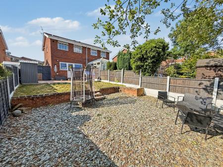 2 bedroom Semi-detached house for sale in Pensford Grove, Stoke-On-Trent, ST1
