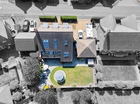5 bedroom Detached house for sale in Josiah Drive, Barlaston, ST12