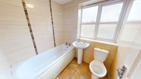 3 bedroom Terraced House to let in Waters Edge Close, Newcastle, ST5