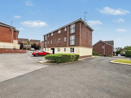 2 bedroom Flat for sale in Lily Court, Lily Drive, Norton Heights, Stoke-on-Trent
