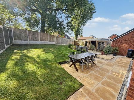4 bedroom Detached house for sale in Moore Way, Blythe Bridge, ST11